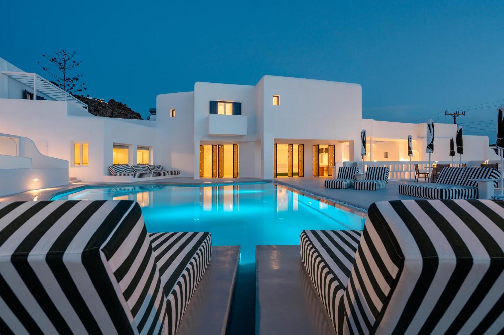 Croco Mykonos Hotel Tourlos Exterior photo